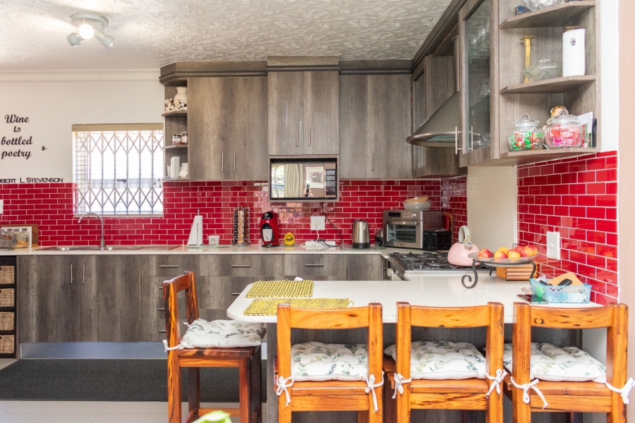 3 Bedroom Property for Sale in Fairview Eastern Cape